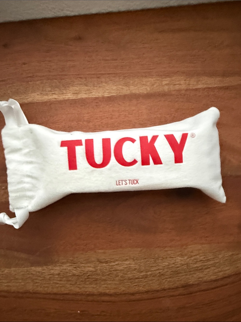 Tucky No Show Adjustable Stretch Belt Cream Size XS/S